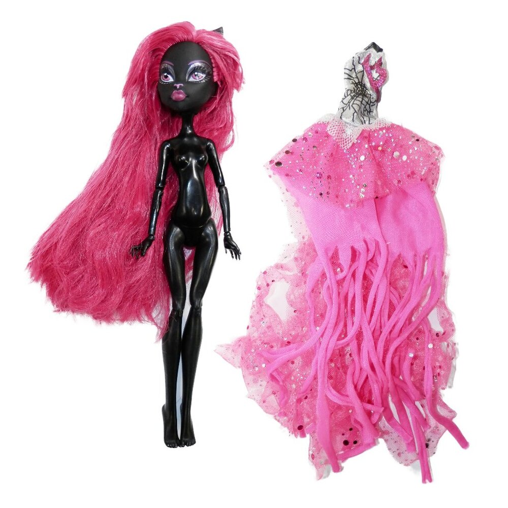 2013 Monster High Friday The 13th Debut Catty Noir Doll & Gown Y7729 No Tail